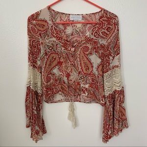 Kendall & Kylie bell sleeve long sleeve